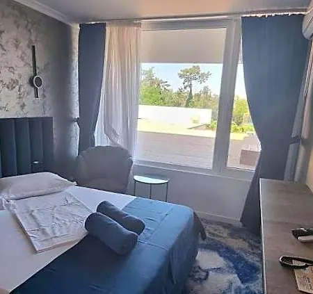 Отель Topaz 4* Cap Aurora 4*